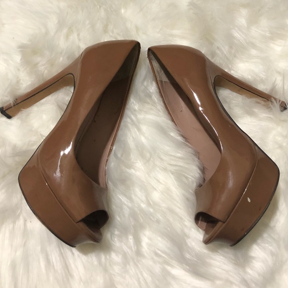 Vince Camuto women’s patent heels in size 5 1/2 - Picture 4 of 6